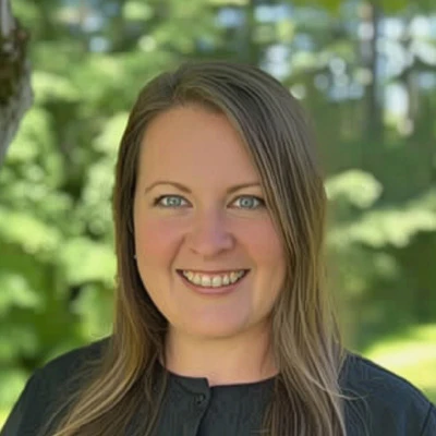 Amanda is a Dental Assistant at Forest Falls Dental